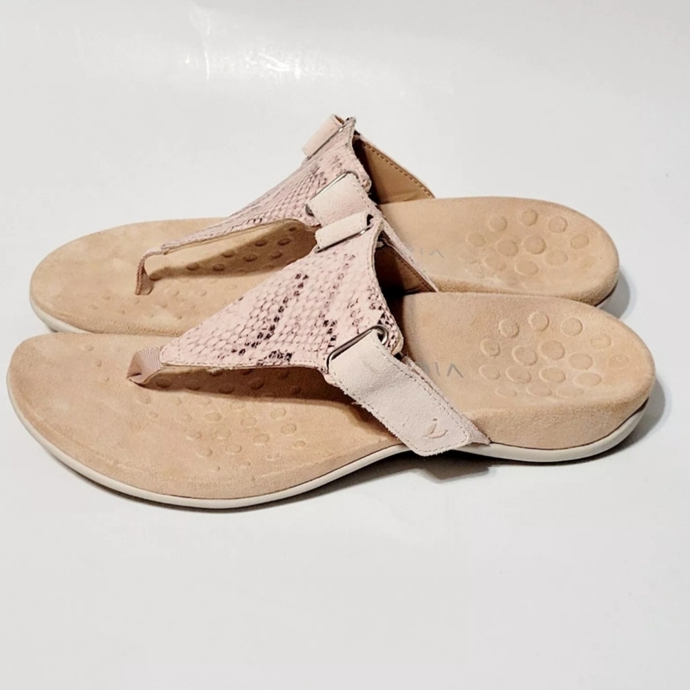 Vionic REST WANDA Tan Sandals with Embrossed Snake Print 8